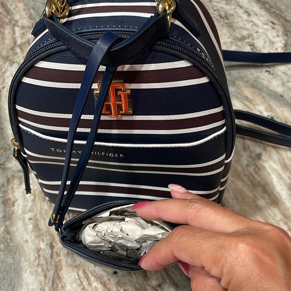 Tommy Hilfiger mini backpack - Picture 6 of 10